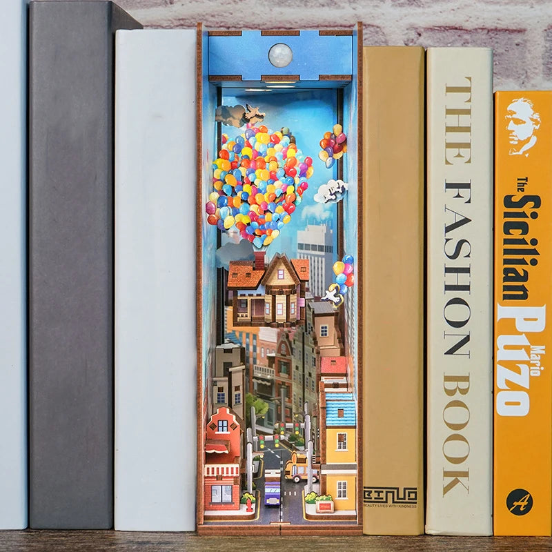 DIY Wooden Book Nook Shelf Insert Kits Miniature Balloon Town Famous Movie Bookends Doll Houses Toys Bookshelf Gifts Home Decor